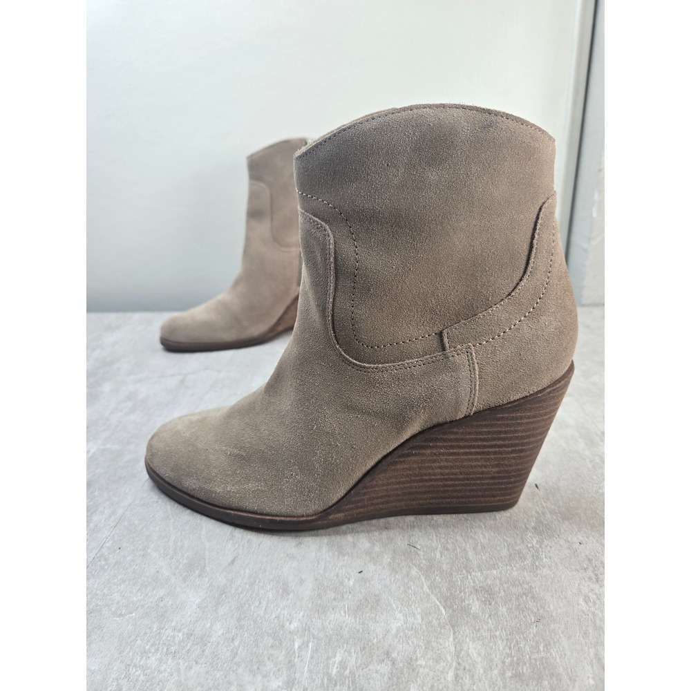 Lucky Brand Wedge Ankle Boots Size 9.5 Tan Suede Western Boho Chic Fall Bootie